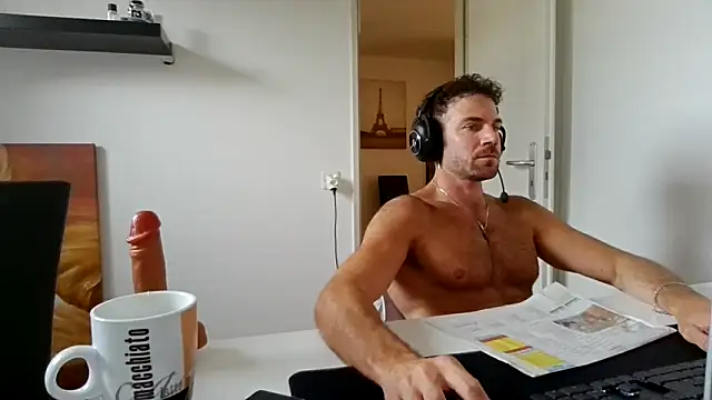 alpha-hunk online show from May 21, 4:36 pm