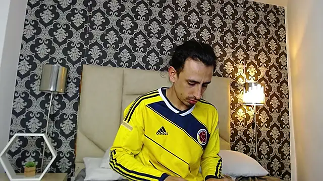 Sr Magnus  online show from March 12, 2:30 am