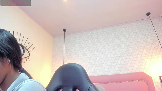 MAYROBERTSS online show from February 11, 12:16 pm