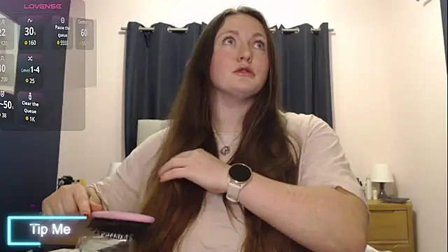 Snapshot of BustyBonnieUK chatting on December 29, 9:52 pm BustyBonnieUK online show from December 29, 9:52 pm