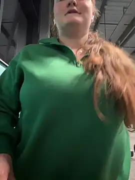 Snapshot of BustyBonnieUK chatting on January 13, 10:03 pm BustyBonnieUK online show from January 13, 10:03 pm