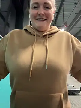 Snapshot of BustyBonnieUK chatting on January 30, 9:47 pm BustyBonnieUK online show from January 30, 9:47 pm