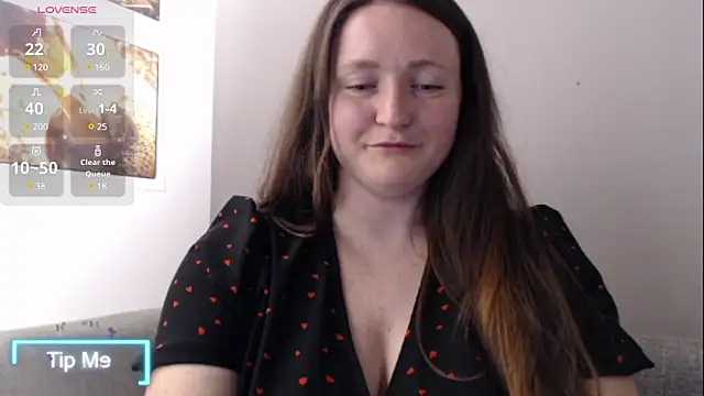 Snapshot of BustyBonnieUK chatting on February 14, 7:23 pm BustyBonnieUK online show from February 14, 7:23 pm