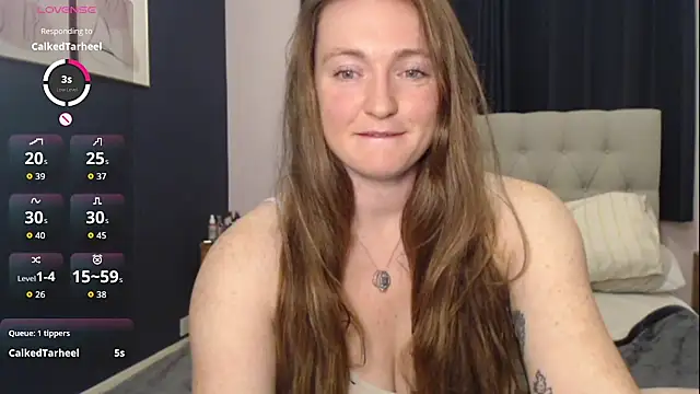 Snapshot of BustyBonnieUK chatting on November 30, 10:36 pm BustyBonnieUK online show from November 30, 10:36 pm