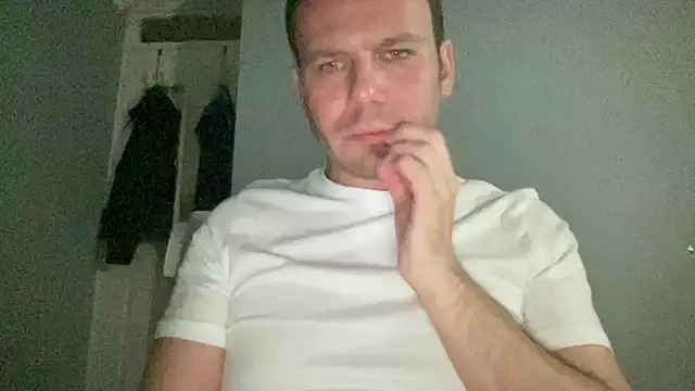 Snapshot of GotItGoin chatting on October 2, 1:01 am GotItGoin online show from October 2, 1:01 am