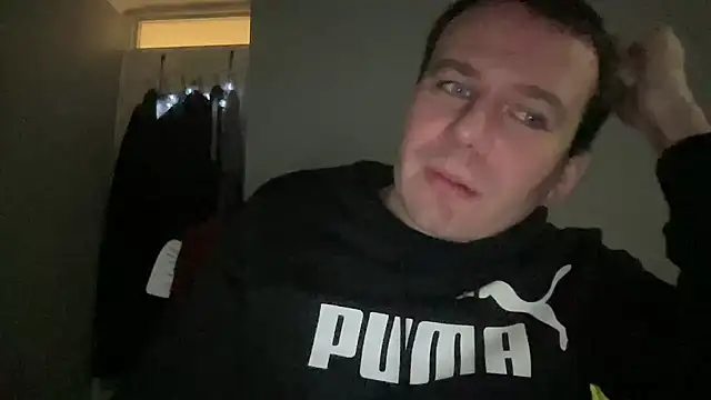 Snapshot of GotItGoin chatting on February 12, 8:37 pm GotItGoin online show from February 12, 8:37 pm