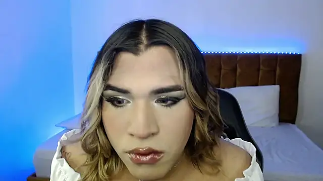 Snapshot of alexiaaross chatting on September 11, 8:47 am alexiaaross online show from September 11, 8:47 am