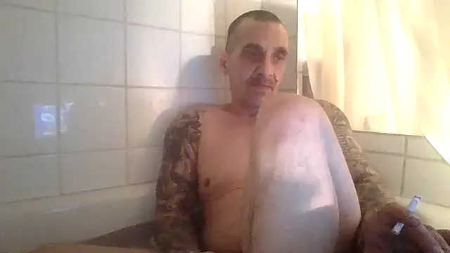 Snapshot of CandiedPompano chatting on December 16, 11:43 pm CandiedPompano online show from December 16, 11:43 pm