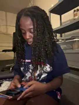 Snapshot of choclatepeaach chatting on December 20, 6:42 am choclatepeaach online show from December 20, 6:42 am