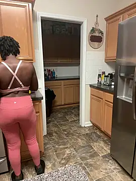 Snapshot of choclatepeaach chatting on February 7, 1:31 am choclatepeaach online show from February 7, 1:31 am