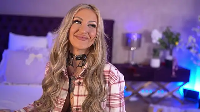 Snapshot of MazeSin chatting on February 28, 2:40 pm MazeSin online show from February 28, 2:40 pm