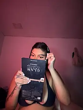 Snapshot of jennifer_oliveira chatting on December 2, 11:48 am jennifer oliveira online show from December 2, 11:48 am