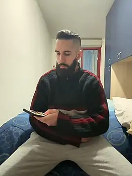 Snapshot of Gioeltoro89 chatting on February 9, 4:18 pm Gioeltoro89 online show from February 9, 4:18 pm