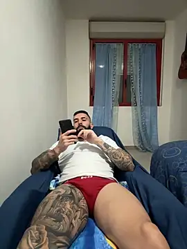 Snapshot of Gioeltoro89 chatting on November 11, 4:40 pm Gioeltoro89 online show from November 11, 4:40 pm