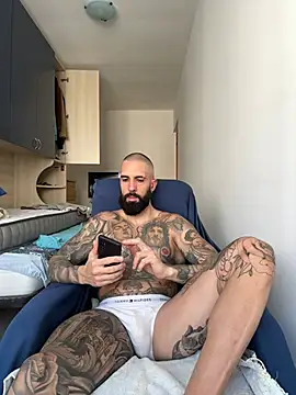 Snapshot of Gioeltoro89 chatting on May 29, 2:48 pm Gioeltoro89 online show from May 29, 2:48 pm