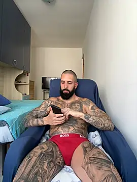 Snapshot of Gioeltoro89 chatting on June 3, 3:06 pm Gioeltoro89 online show from June 3, 3:06 pm