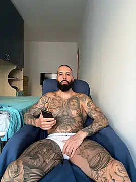 Snapshot of Gioeltoro89 chatting on June 8, 5:46 pm Gioeltoro89 online show from June 8, 5:46 pm