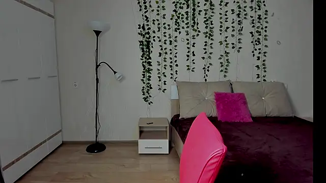 Miss Elsa  online show from October 13, 1:11 pm