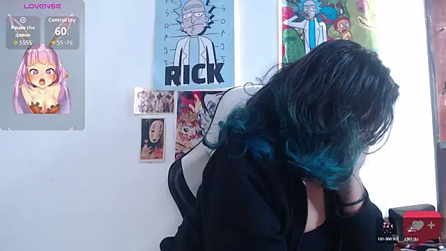 Snapshot of gigiqueen_18 chatting on April 28, 1:05 pm gigiqueen 18 online show from April 28, 1:05 pm