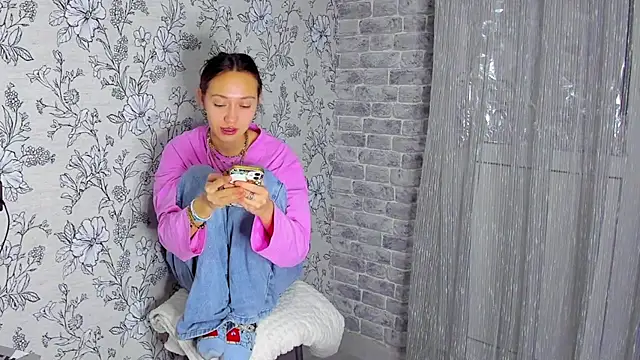 EllaSky xoxo online show from November 23, 7:35 pm