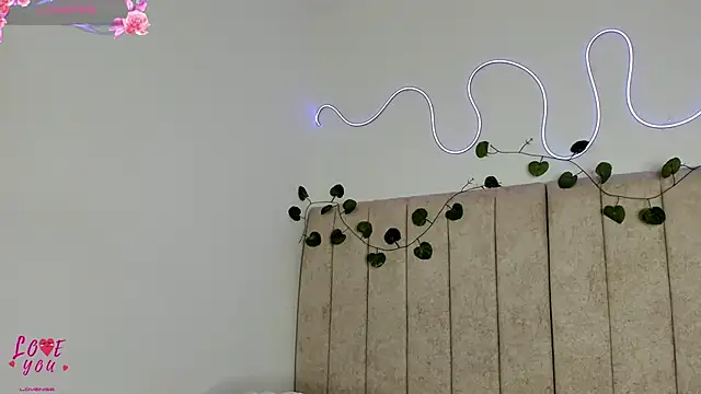 Kaseydelvey online show from October 20, 10:54 pm