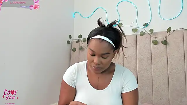 Snapshot of Kaseydelvey chatting on October 28, 2:31 pm Kaseydelvey online show from October 28, 2:31 pm