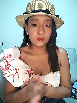 Snapshot of cami_victoria chatting on February 13, 7:21 pm cami victoria online show from February 13, 7:21 pm