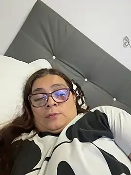 AntonellaAlondra4 online show from March 11, 3:45 am