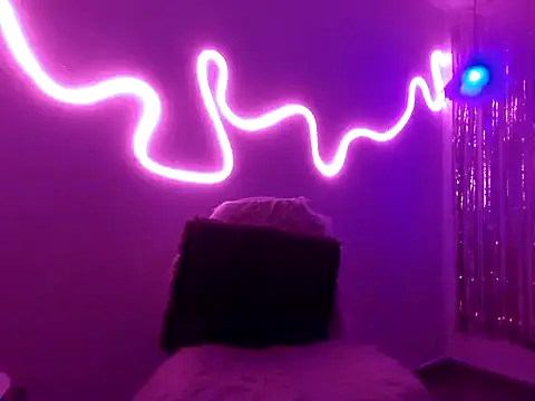 princesskitty111 online show from December 6, 2:02 am