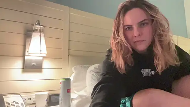 Snapshot of brattyisback chatting on January 13, 7:43 am brattyisback online show from January 13, 7:43 am