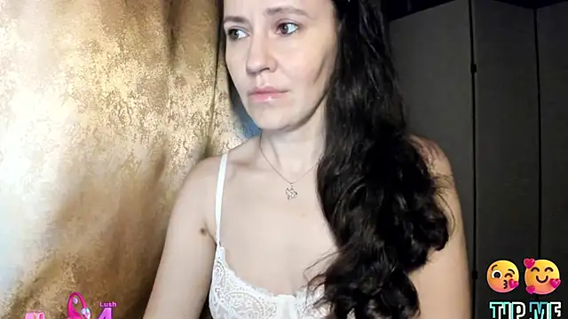 Snapshot of Found_Me chatting on November 13, 1:04 am Found Me online show from November 13, 1:04 am