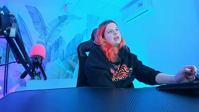 NielletaBlossom online show from March 7, 8:13 am