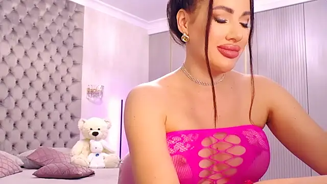 TianaPosh online show from October 25, 8:25 pm