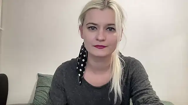 Onika Love online show from November 7, 11:38 pm