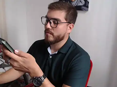 Snapshot of Dylanwish chatting on December 15, 7:40 pm Dylanwish online show from December 15, 7:40 pm