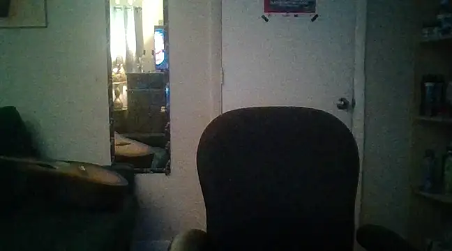 Snapshot of HottieGymBuddy69 chatting on March 7, 2:46 am HottieGymBuddy69 online show from March 7, 2:46 am