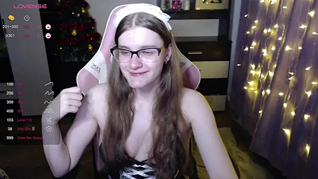 Snapshot of Tomato_Tease chatting on December 19, 5:25 am Tomato Tease online show from December 19, 5:25 am