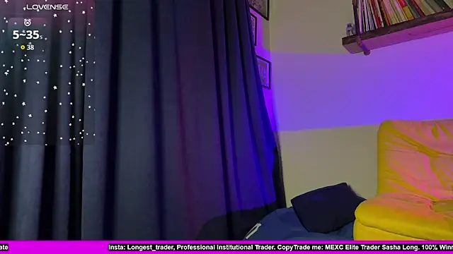 Snapshot of sasha_long13 chatting on September 19, 10:10 pm sasha long13 online show from September 19, 10:10 pm