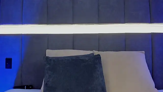 Snapshot of nicolle_pierce chatting on February 10, 12:08 pm nicolle pierce online show from February 10, 12:08 pm