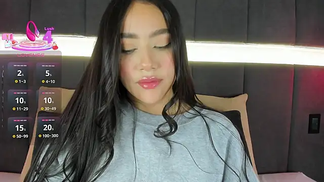 Snapshot of nicolle_pierce chatting on September 13, 1:00 pm nicolle pierce online show from September 13, 1:00 pm