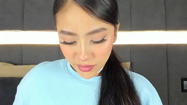 Snapshot of nicolle_pierce chatting on September 30, 1:27 pm nicolle pierce online show from September 30, 1:27 pm