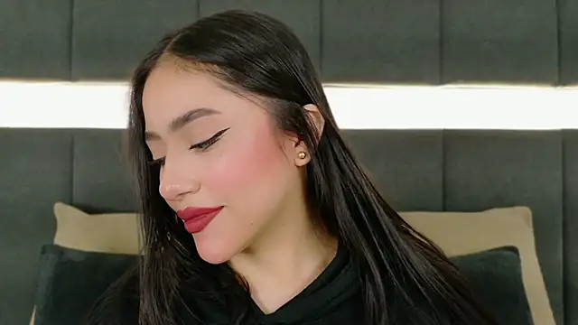 Snapshot of nicolle_pierce chatting on October 14, 2:40 pm nicolle pierce online show from October 14, 2:40 pm