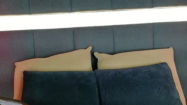 Snapshot of nicolle_pierce chatting on October 27, 2:32 pm nicolle pierce online show from October 27, 2:32 pm