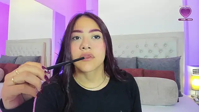 nicolle pierce online show from April 2, 11:41 am