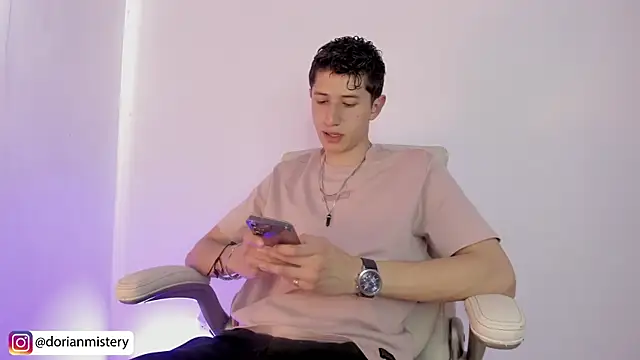 Dorianmistery2322  online show from April 2, 7:11 pm