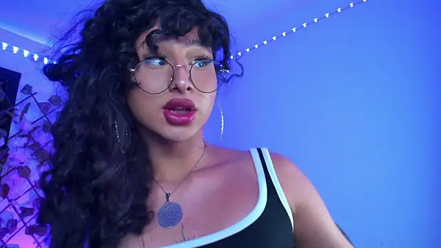 Heka Prudence online show from December 13, 4:22 am