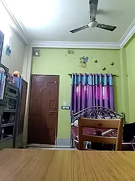 Snapshot of Royalgirl667 chatting on December 7, 5:59 am Royalgirl667 online show from December 7, 5:59 am