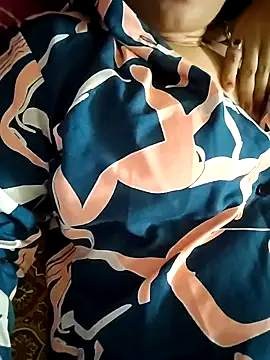 Snapshot of Royalgirl667 chatting on December 10, 8:40 am Royalgirl667 online show from December 10, 8:40 am