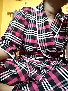 Snapshot of Royalgirl667 chatting on December 23, 3:44 pm Royalgirl667 online show from December 23, 3:44 pm