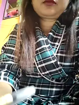 Snapshot of Royalgirl667 chatting on December 25, 4:11 pm Royalgirl667 online show from December 25, 4:11 pm